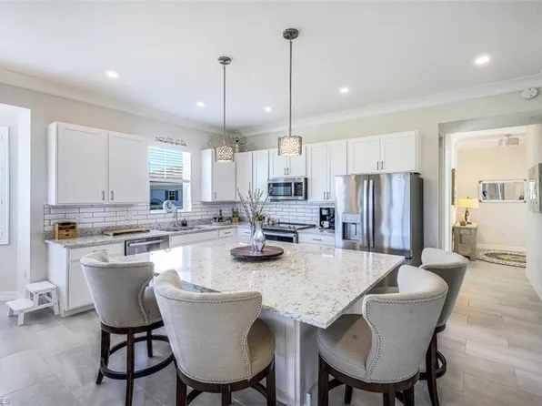 164 Indies Dr E #106, Naples, FL 34114