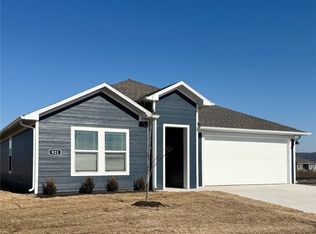 921 Hudson St, Prairie Grove, AR 72753