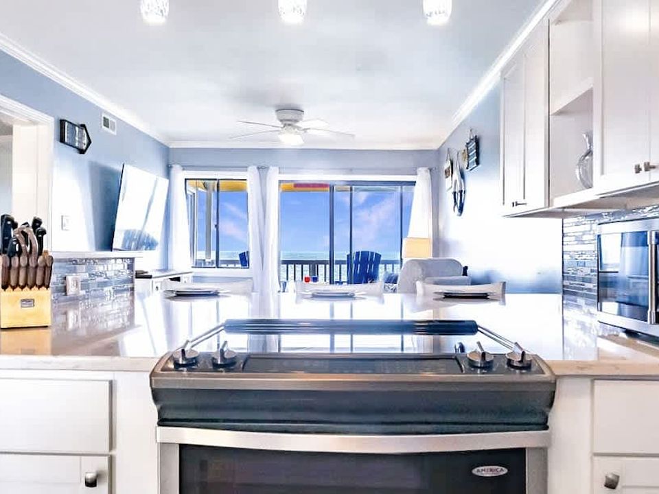 1st image of 302 Canal Dr #38