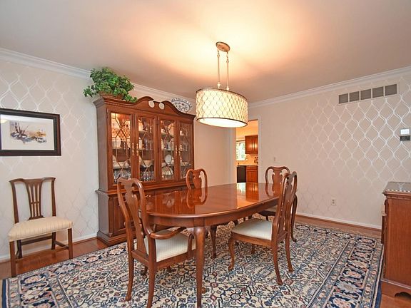 3rd image of 3872 Brigadoon Dr