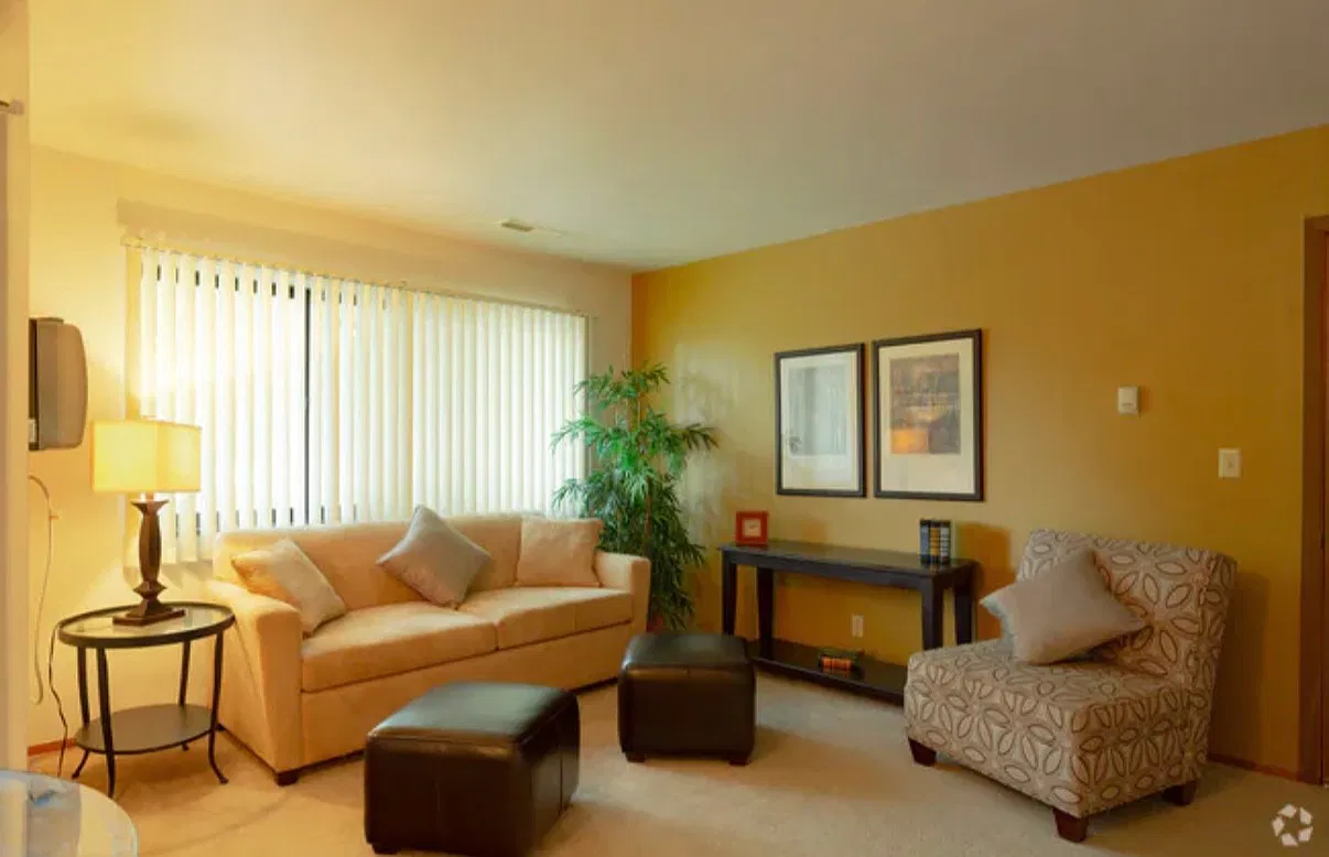2 bed, $1,294 — Photo 1