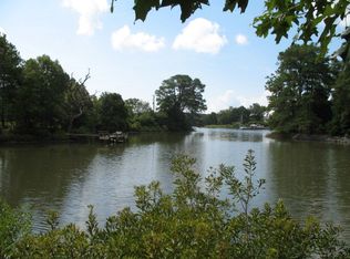 650 E Hicks Wharf Rd, Mathews, VA 23109