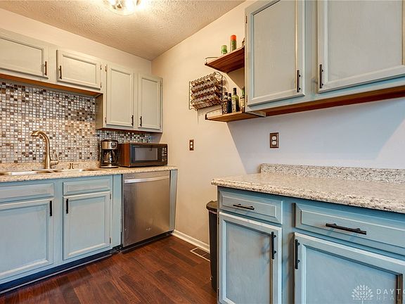 5th image of 2145 Emmons Ave