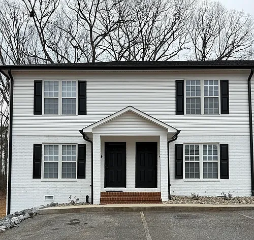 1009 22nd St NE Photo 1