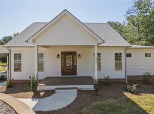 1218 Andersonville Rd, Townville, SC 29689