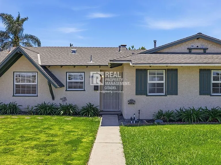 5082 Edinger Ave — Photo 40