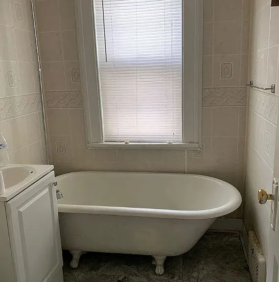 4220 W Lloyd St — Photo 2