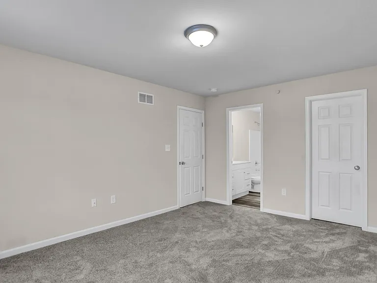 62 Helene Ct — Photo 19