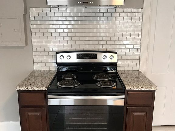 3rd image of 232 Richmond Ave #5
