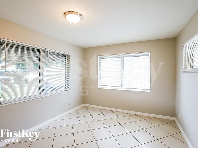 1233 SW 1st Ter — Photo 14
