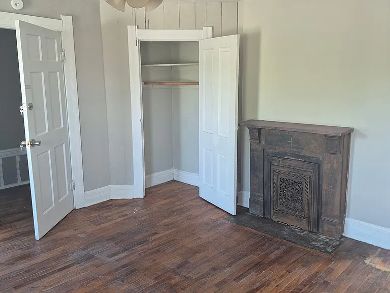 611 Nichol Ave #4 — Photo 3