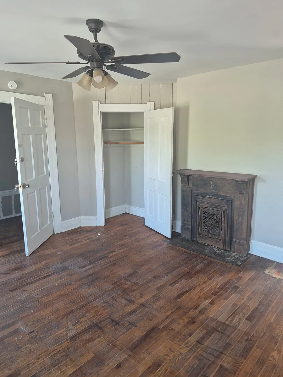 Building Photo - 611 Nichol Ave #4