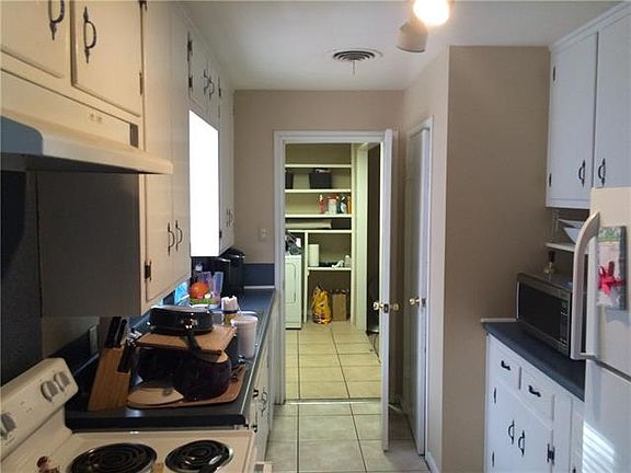 4th image of 2509 S 40th St