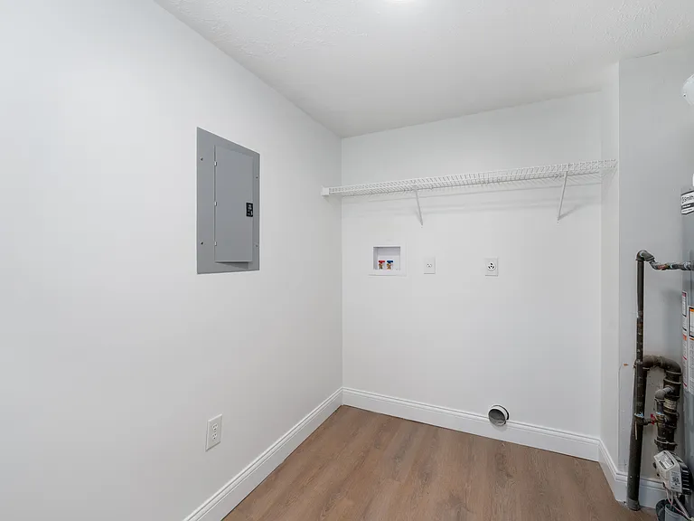Explore this utility room, perfectly designed for all your storage and functional needs. Explore this utility room, perfectly designed for all your storage and functional needs.