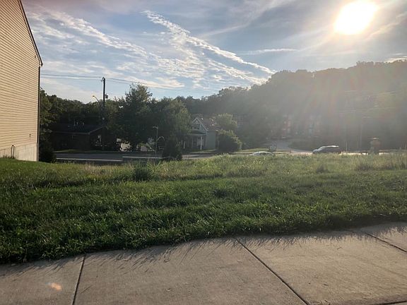 2nd image of 1945 Chase Avenue