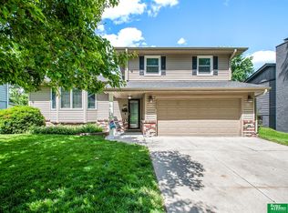 4869 S 93rd Ave, Omaha, NE 68127
