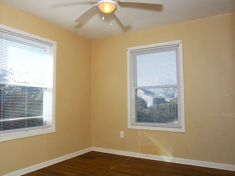 520 McKee St — Photo 9