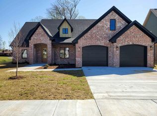 7028 Fields Dr, Benton, AR 72019