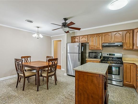 5th image of 404 W Prosper St