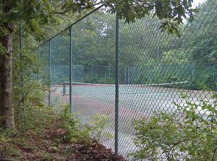 8 Nonantum Rd, Plymouth, MA 02360