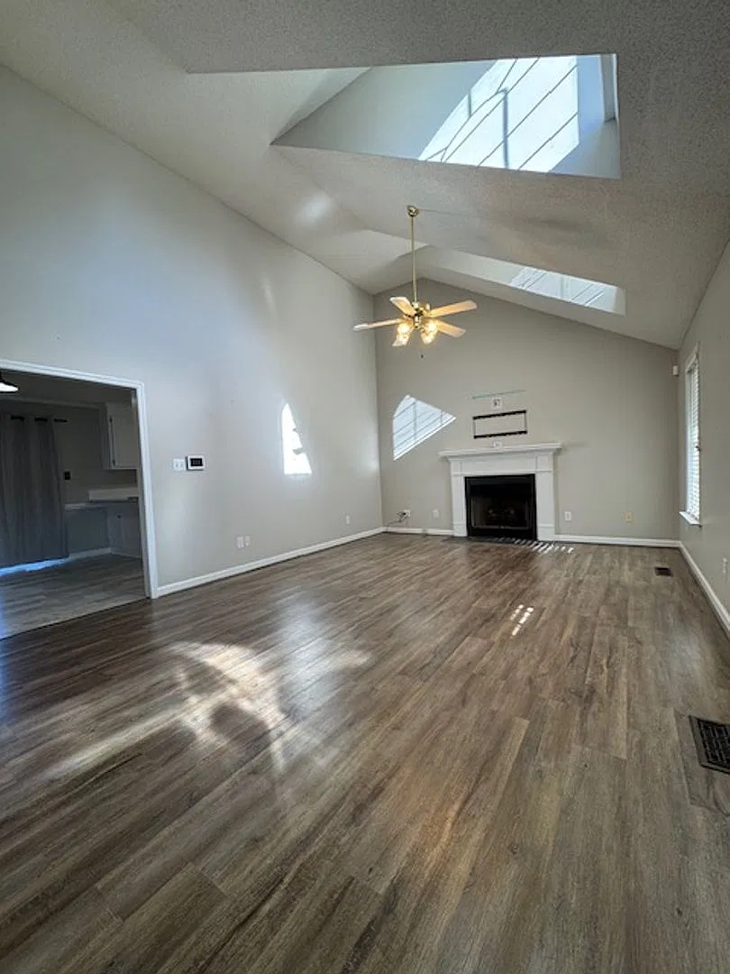 405 Kuwicki Road — Photo 2