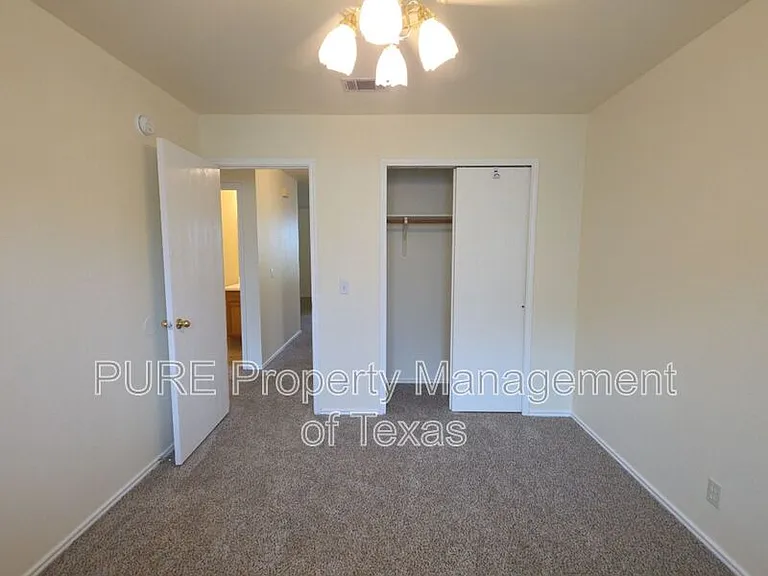609 Losoya Ct — Photo 23