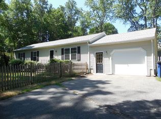 9 Lovers Ln, Medway, MA 02053
