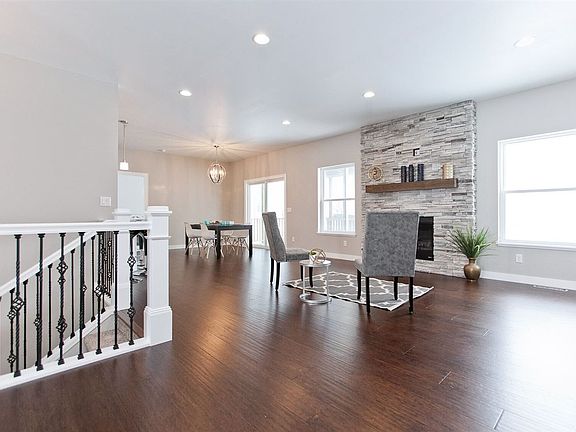5th image of 1504 N. Croell Ave
