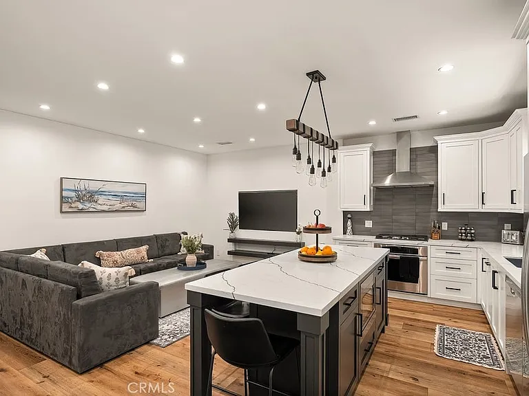 5332 Natick Ave — Photo 4
