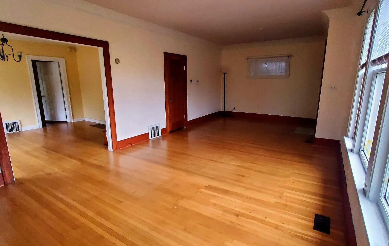 2 bed, 1200 sqft, $2,875 — Photo 2