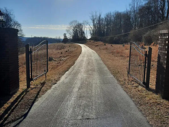 408 Kintner Rd, Kintnersville, PA 18930