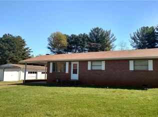 145 E Barkley Rd, Statesville, NC 28677