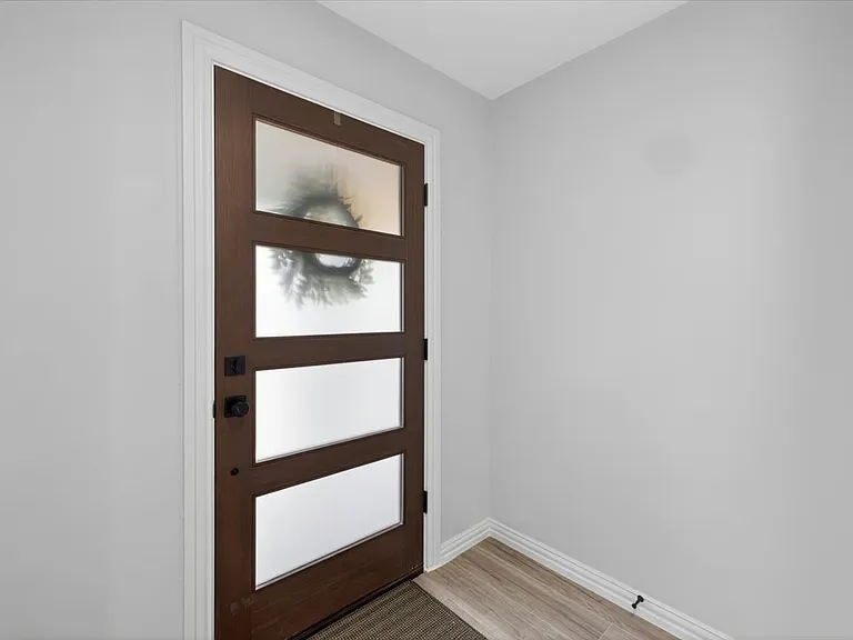 3330 Sharpview Ln — Photo 3