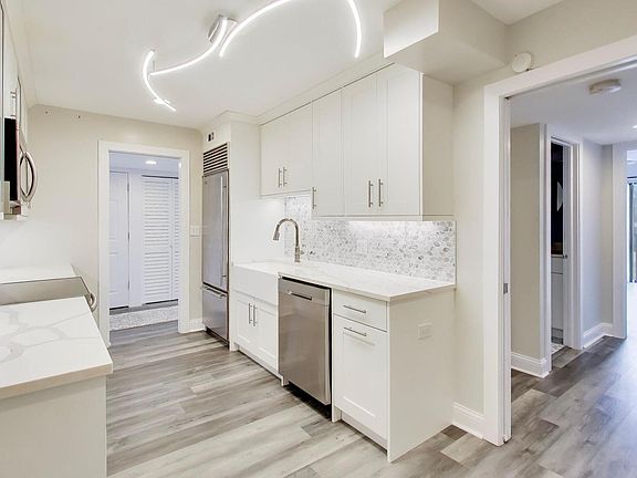 2nd image of 1 The Court Of Harborside APT 202