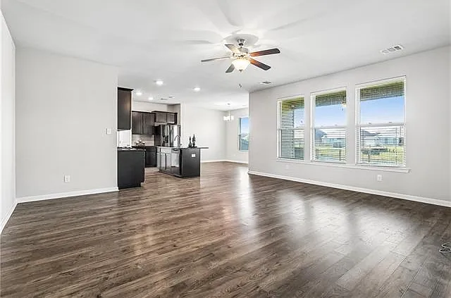 697 Lakeshore Village Dr — Photo 8