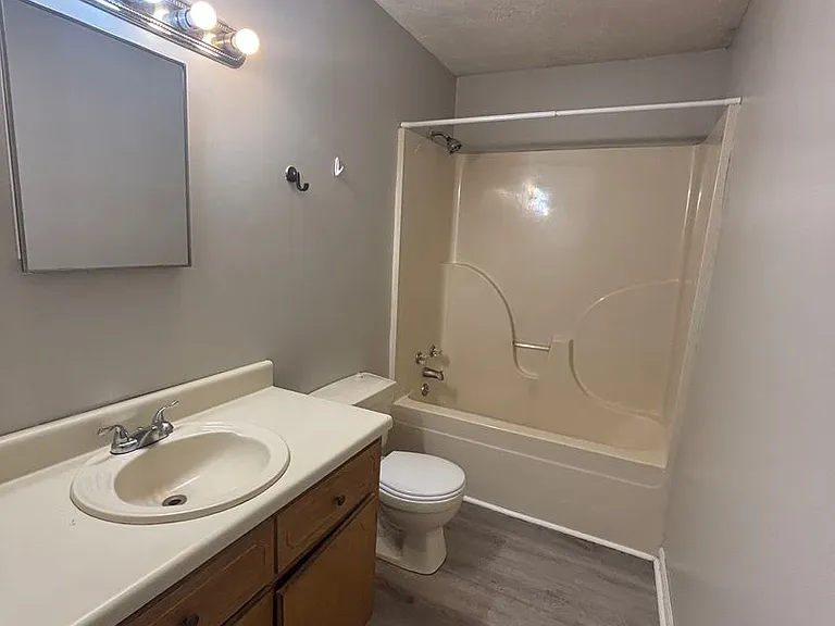 105 Wheeler Dr — Photo 16