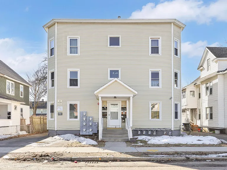 106 Malden St — Photo 1