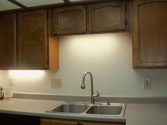 lights under kitchen cabinets