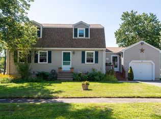 18 Heard Dr, Ipswich, MA 01938