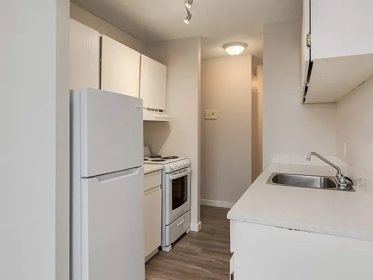 115 25th Ave SW #403 — Photo 51