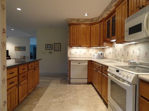 3rd image of 80 Pebble Creek Dr