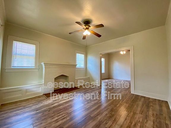 3rd image of 823 Linden St