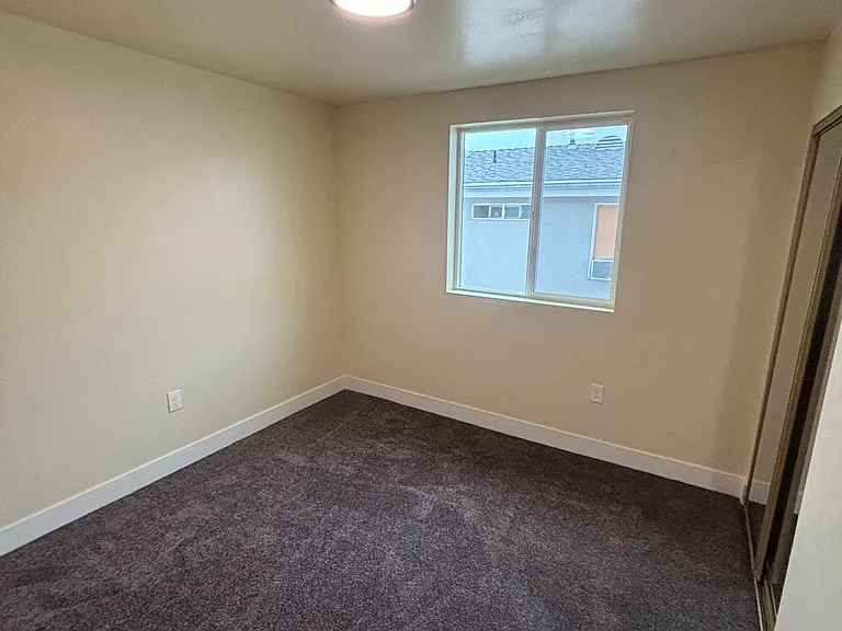 5913 Denver Ave — Photo 12