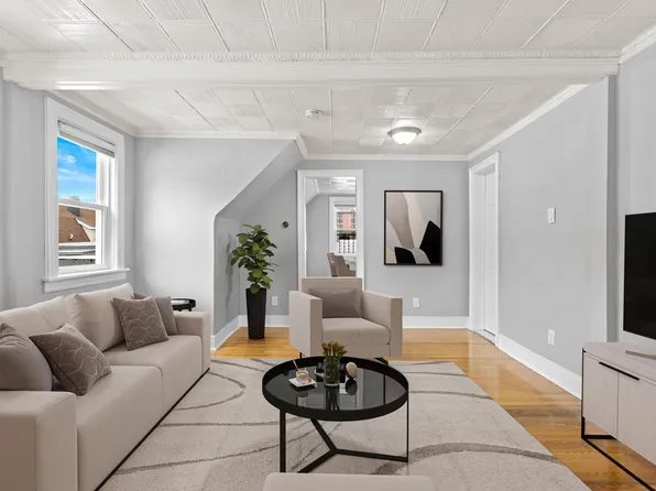 104 Oak Street image 3 of 17