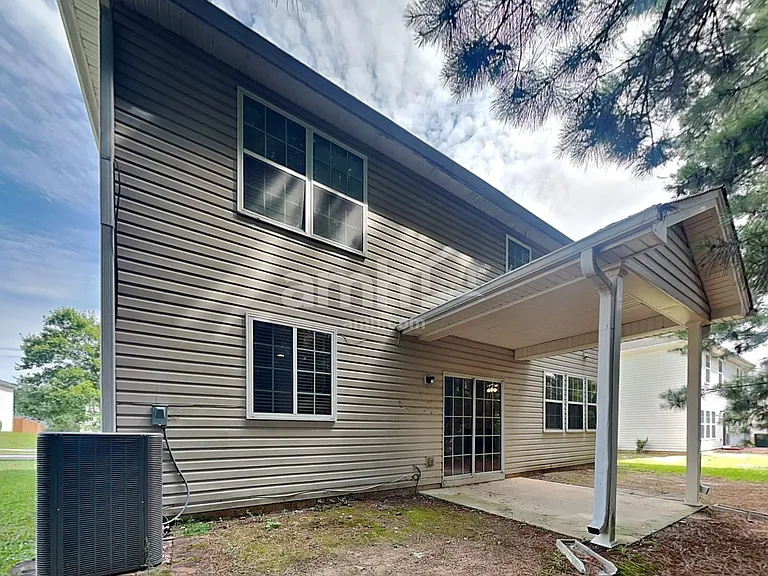 402 Leaflet Ives Trl — Photo 20