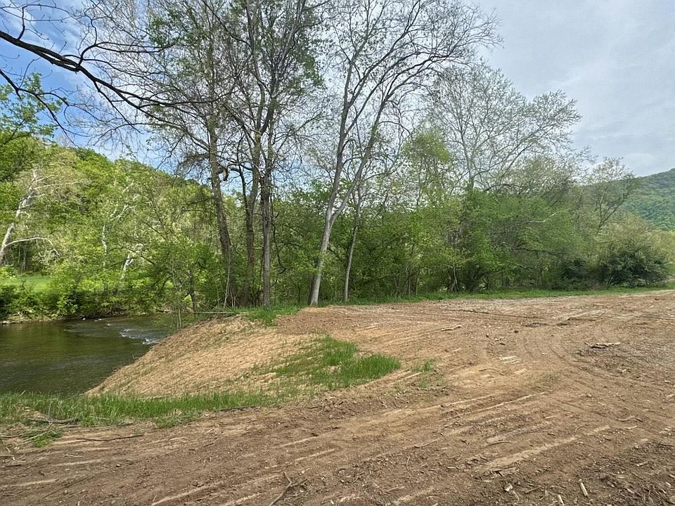 1st image of Hickory Ln