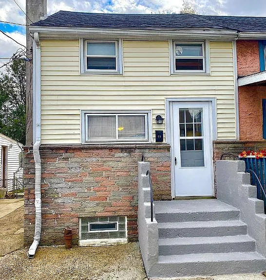19 Walnut St — Photo 1