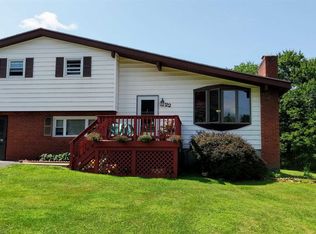 22 Horseshoe Dr, Poughkeepsie, NY 12603