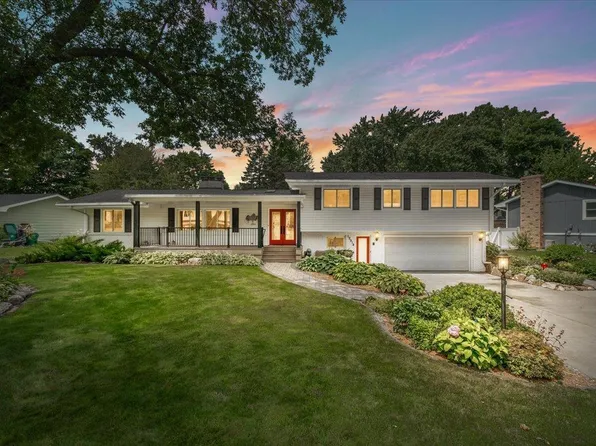 12914 5th Ave S, Burnsville, MN 55337
