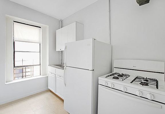 5th image of 200 Audubon Ave #61